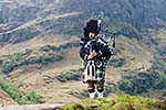 Duselsackspieler im Glencoe Tal