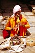 Schlangenbeschwörer in den Straßen von Kathmandhu