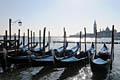 Gondeln und Blick auf San Giorgio Maggiore