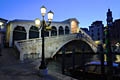 Morgens an der Rialtobrücke